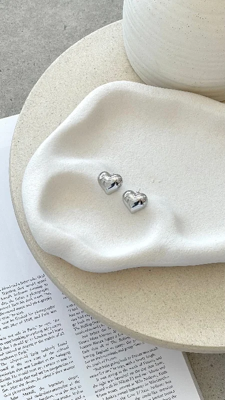 Neve Heart Earrings - Silver