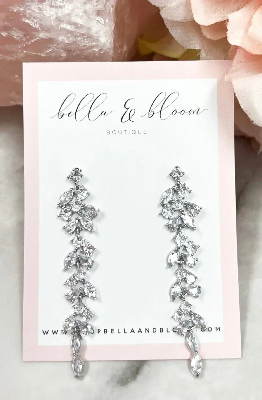 Sweetest Love Earrings: Silver