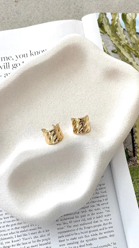 Vera Textured 18K Gold Plated Earrings - Gold